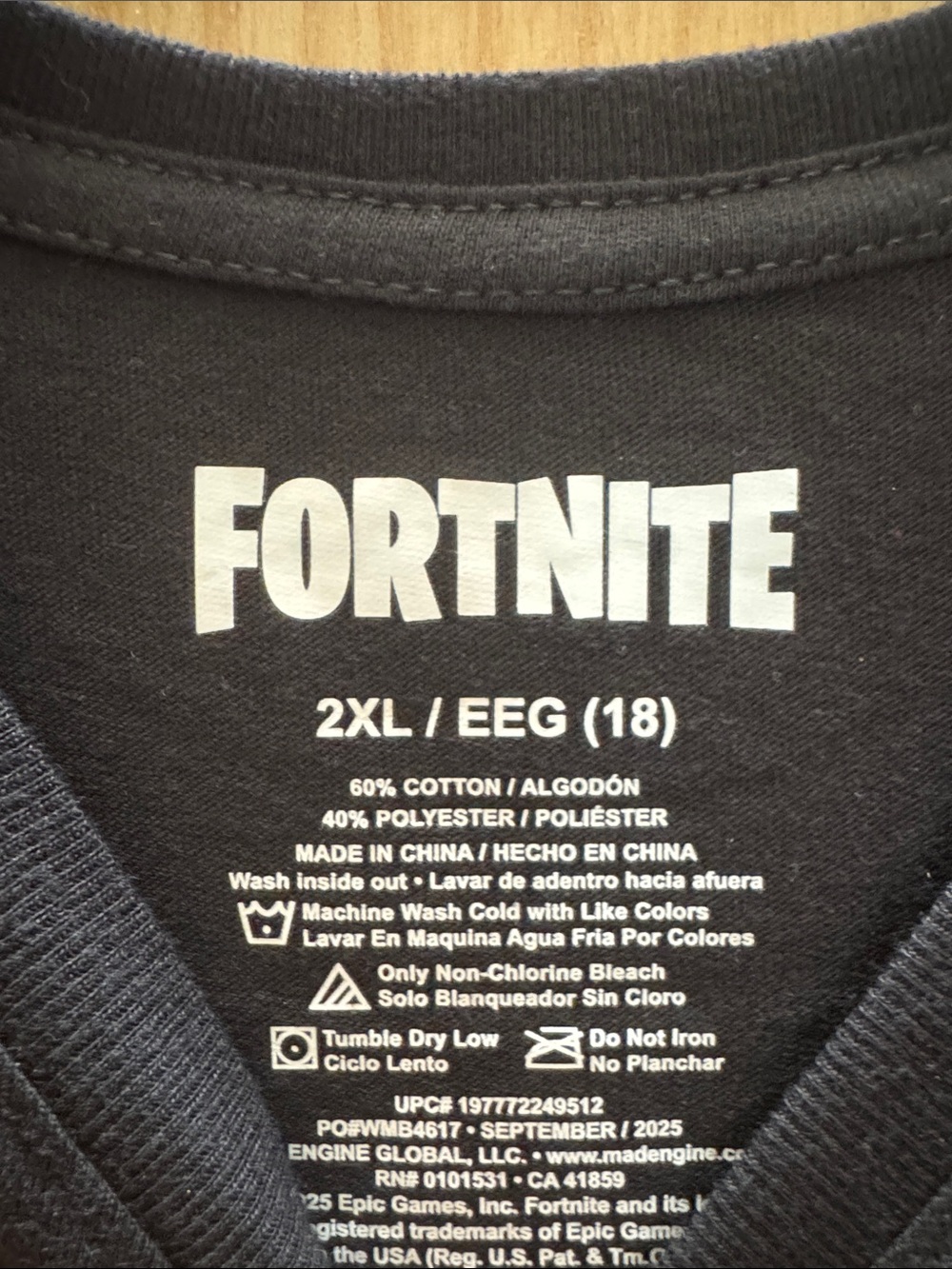 Fortnite Black Tee with Gradient‎ Logo - Picture 2 of 4